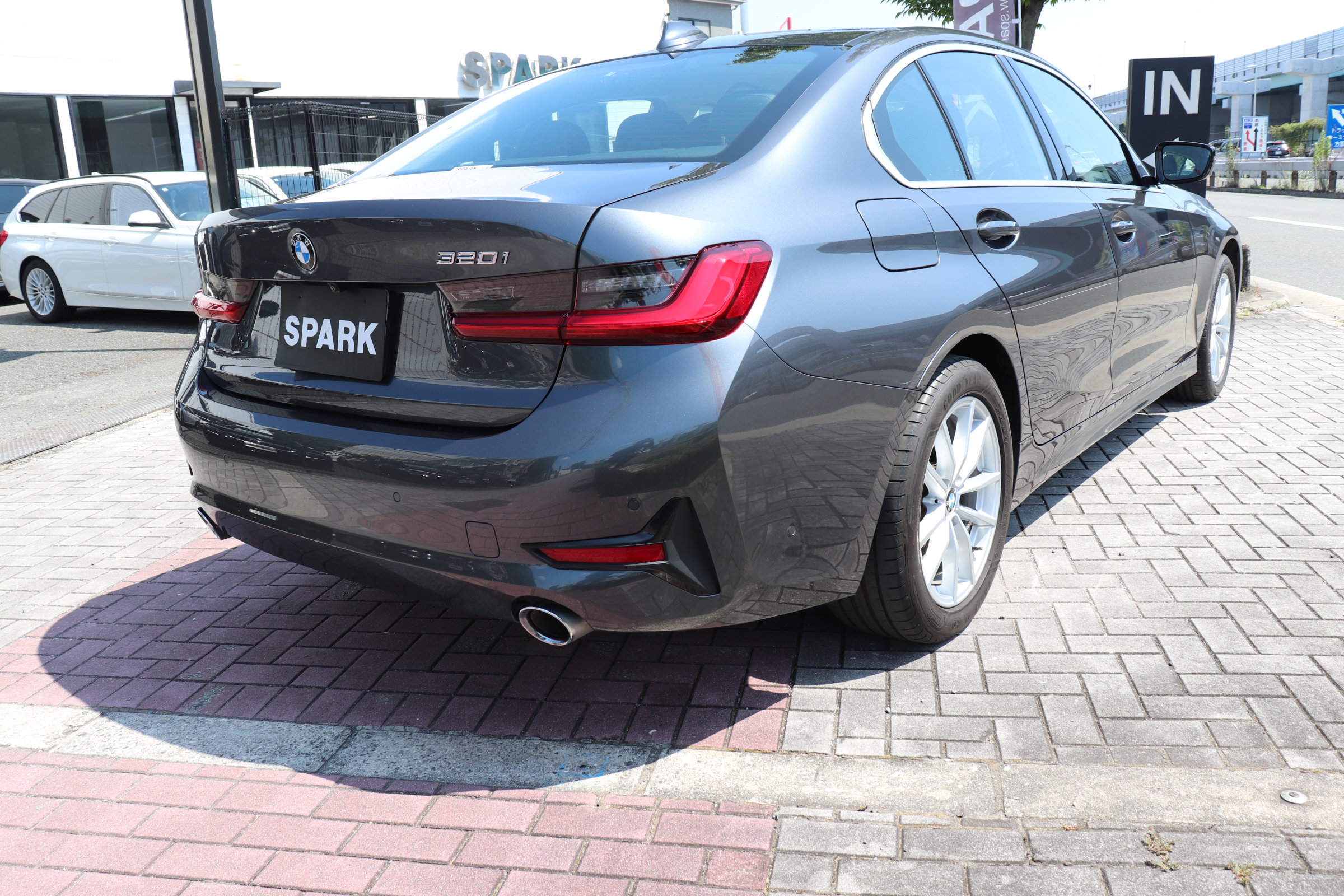 320i スタンダード プラスパッケージ ハイラインパッケージ 黒革 パワーシート車両画像03