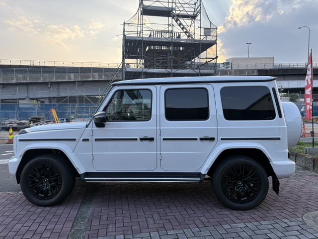 Gクラス G450d AMGラインパッケージ ナイトパッケージ マヌファクトゥーアプログラム＆プログラム＋ ボディ同色スペアタイヤリング車両画像06