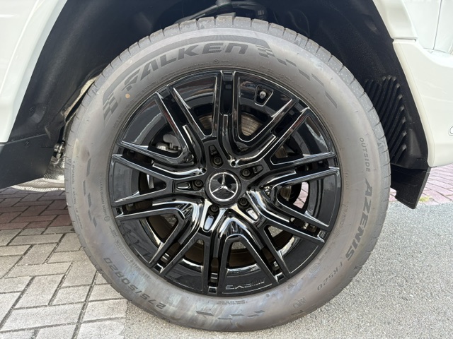 Gクラス G450d AMGラインパッケージ ナイトパッケージ マヌファクトゥーアプログラム＆プログラム＋ ボディ同色スペアタイヤリング車両画像07