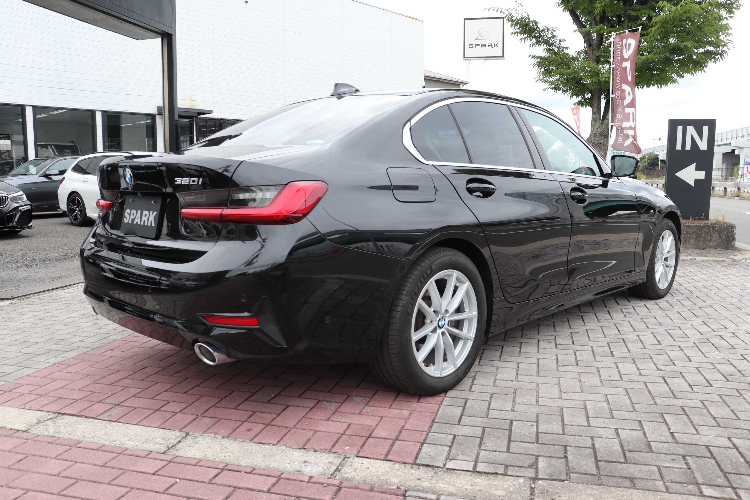320i ピュアエレガンス 限定100台 茶本革シート パワーシート シートヒーター コンフォートPKG マルチビューカメラ車両画像03