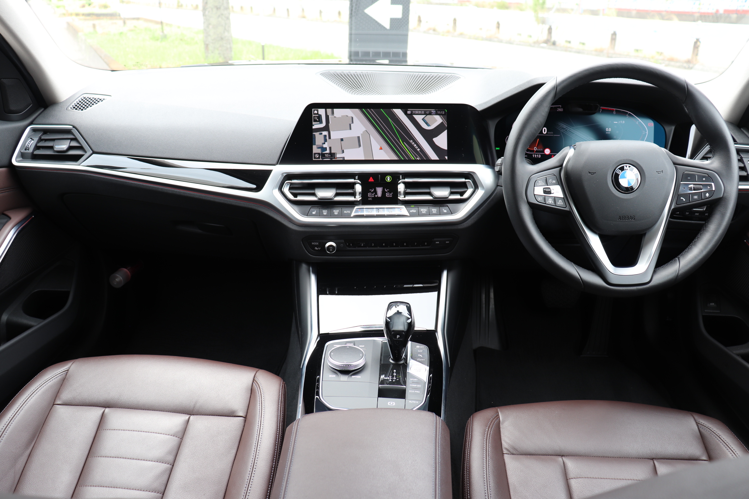 320i ピュアエレガンス 限定100台 茶本革シート パワーシート シートヒーター コンフォートPKG マルチビューカメラ車両画像06
