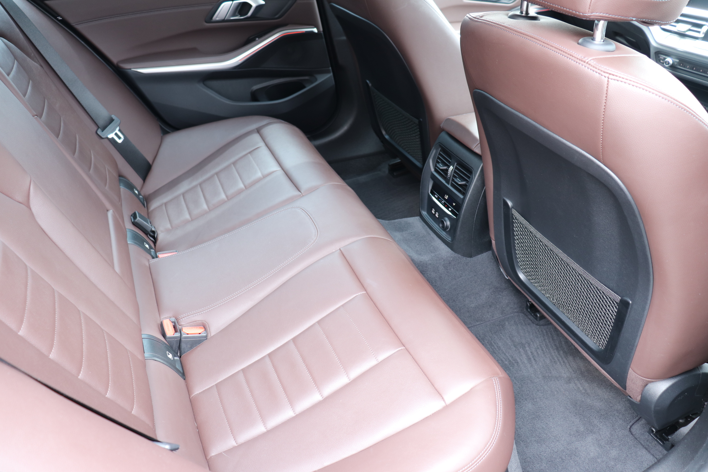320i ピュアエレガンス 限定100台 茶本革シート パワーシート シートヒーター コンフォートPKG マルチビューカメラ車両画像12