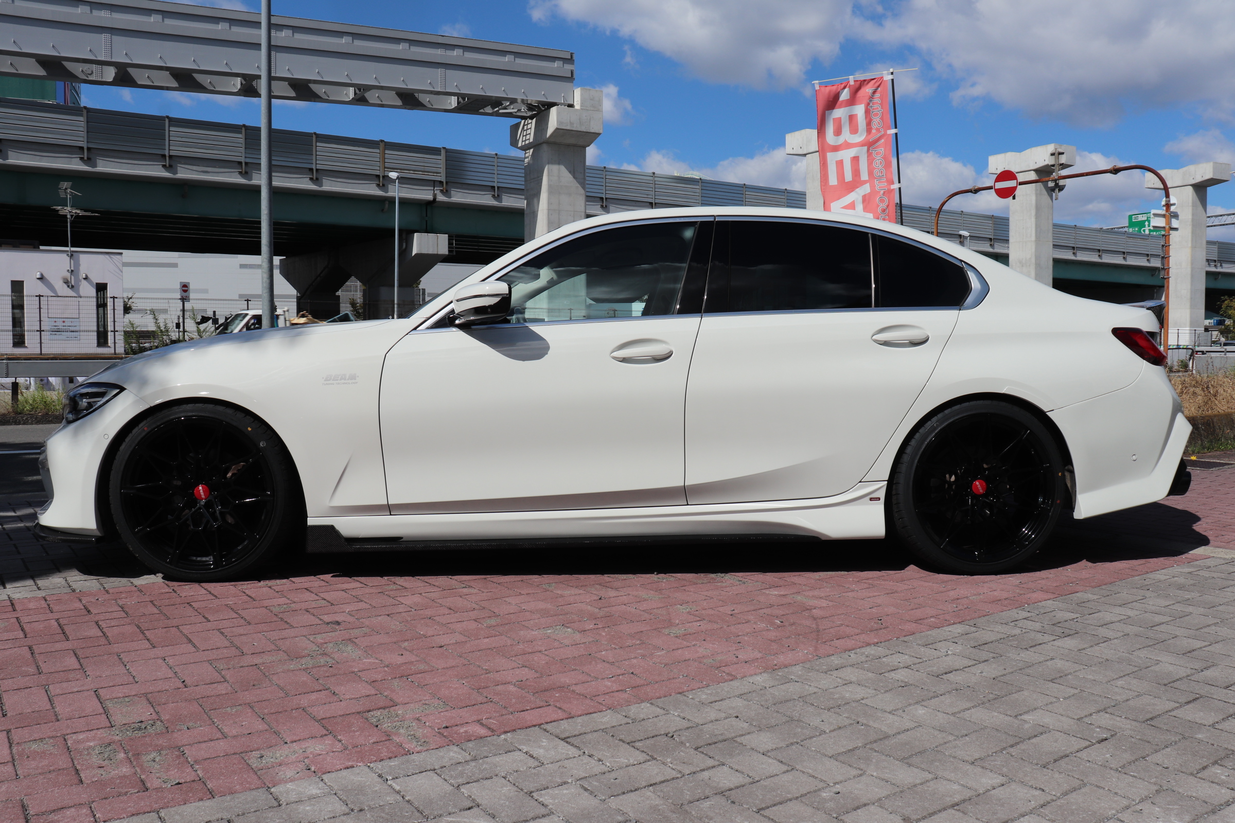 320d xドライブ BEAMコンプリート BEAMフルエアロ BEAM20インチAW BEAMローダウンサス車両画像02