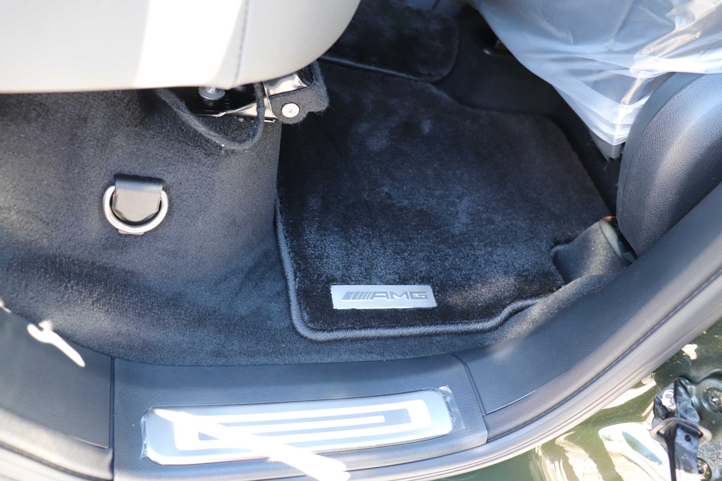 Gクラス G450d AMGラインパッケージ ナイトパッケージ マヌファクトゥーアプログラム＆プログラム＋ ボディ同色スペアタイヤリング車両画像12