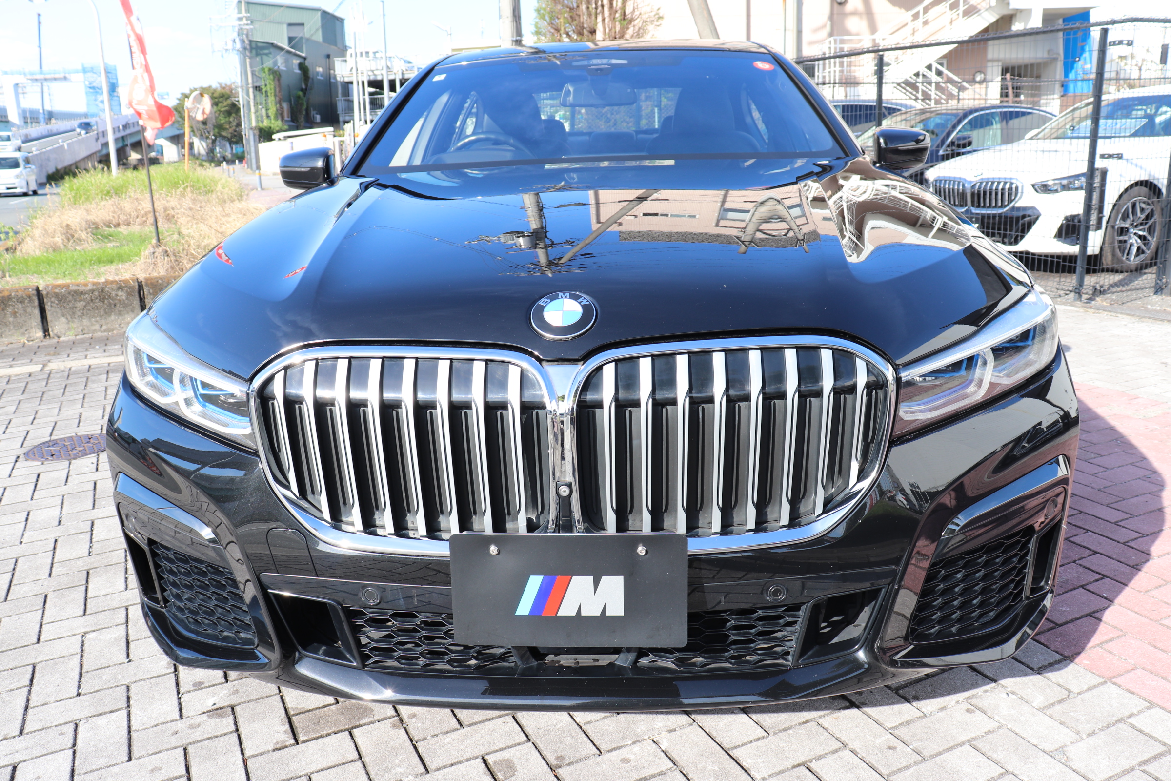 740d xdrive Mスポーツ イノベーションPKG ブラックレザー パノラマサンルーフ車両画像05