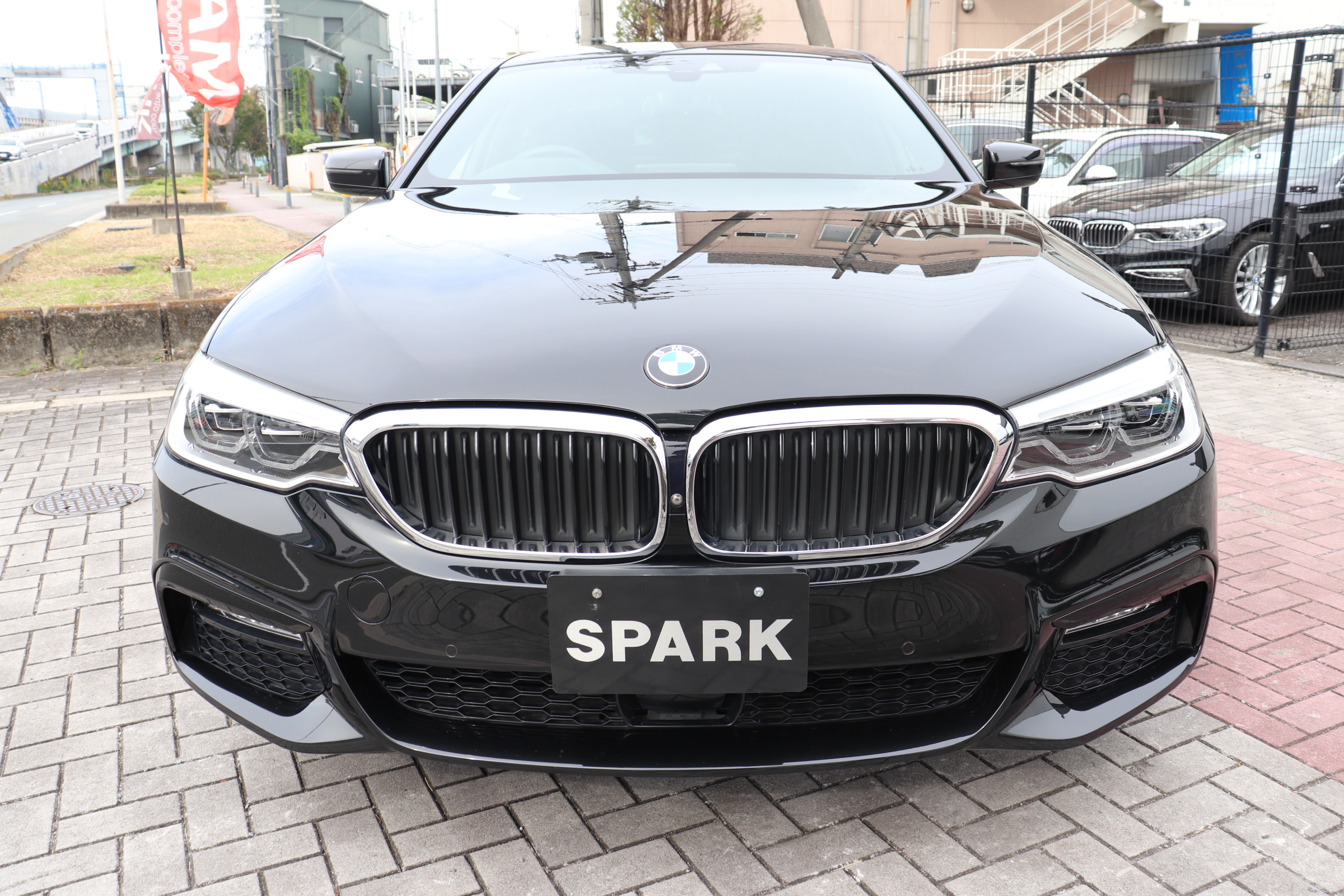 530i Mスポーツ ブラックレザー 前後シートヒーター 前席パワーシート アンビエントライト車両画像05